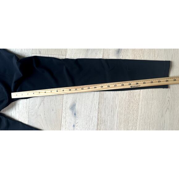 WILO Black Leggins Size Small NWT - Picture 5 of 7
